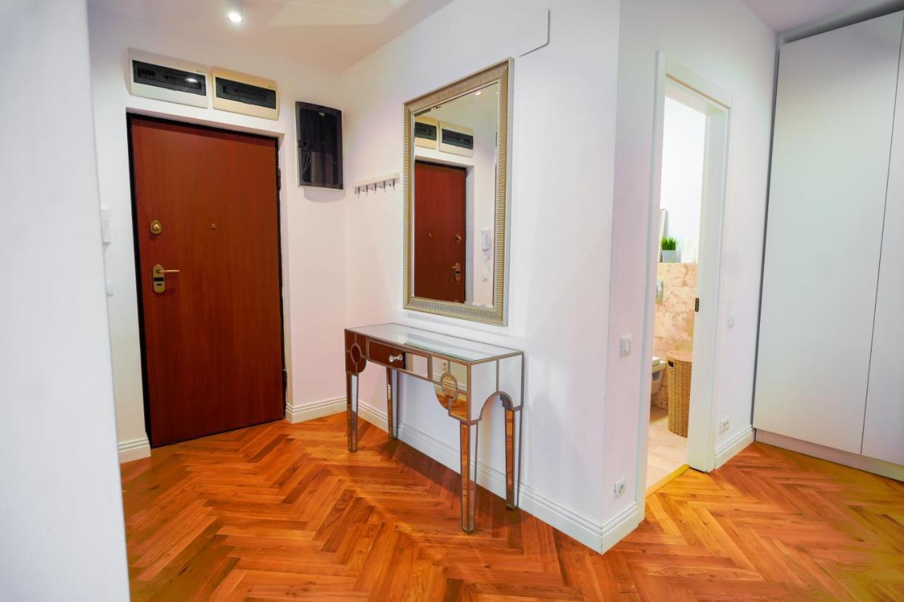 Luxury Central Park Apartment Bucureşti Eksteriør bilde